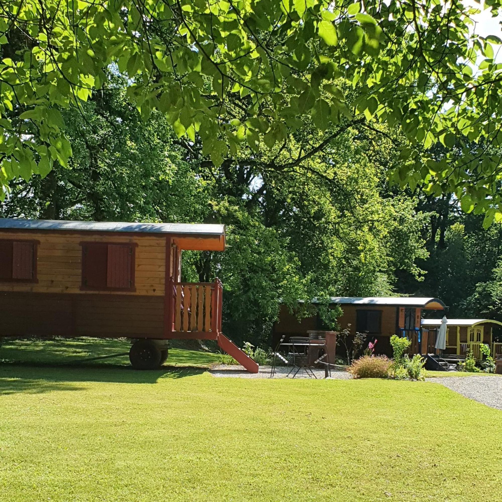 Le Roulottes Du Petit Gouffre De Padirac Avec Spa Exterior foto